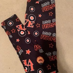 Two flyers black leggings. One size.